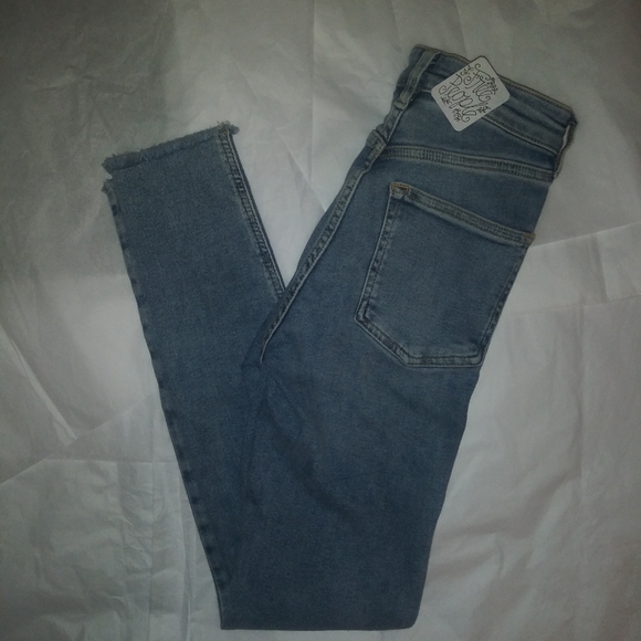 🆕We the Free | High Rise Frayed Hem Stretch Skinny Jeans Womens Size 25 - Picture 3 of 13